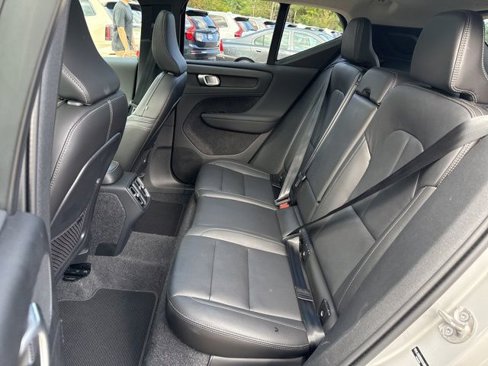 Certified 2025 Volvo XC40 B5 Plus image 16