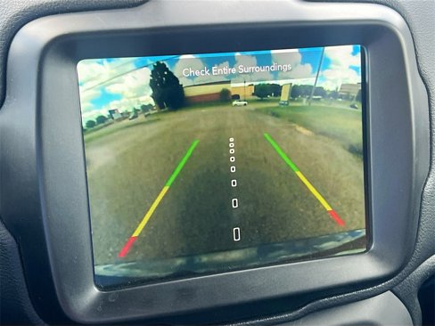 Used 2021 Jeep Renegade Latitude image 16