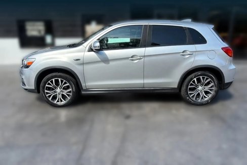 Used 2019 Mitsubishi Outlander Sport ES image 2