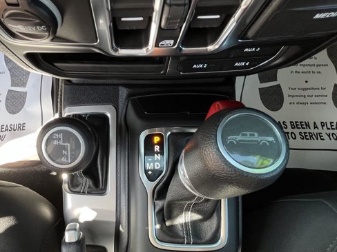 Used 2021 Jeep Gladiator Overland w/ Cold Weather Group image 9