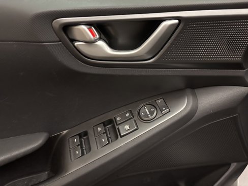 Used 2020 Hyundai Ioniq SE image 10