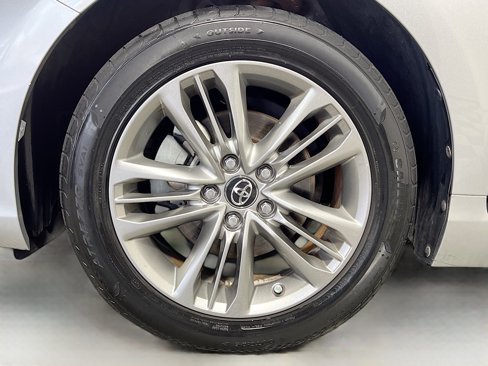 Used 2017 Toyota Camry SE image 14