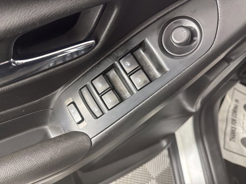 Used 2020 Chevrolet Trax LT w/ LT Convenience Package image 13