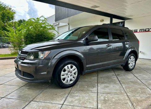 Used 2018 Dodge Journey SE image 1