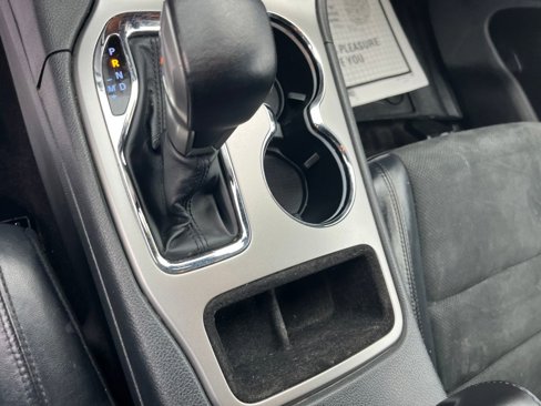 Used 2018 Jeep Grand Cherokee Altitude image 16