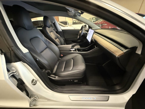 Used 2019 Tesla Model 3 image 27