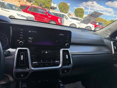 Used 2021 Kia Sorento SX image 13