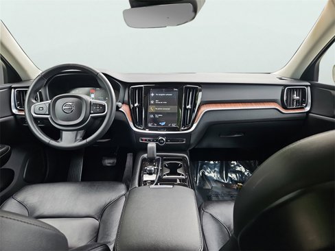 Used 2022 Volvo S60 T8 R-Design Expression image 11