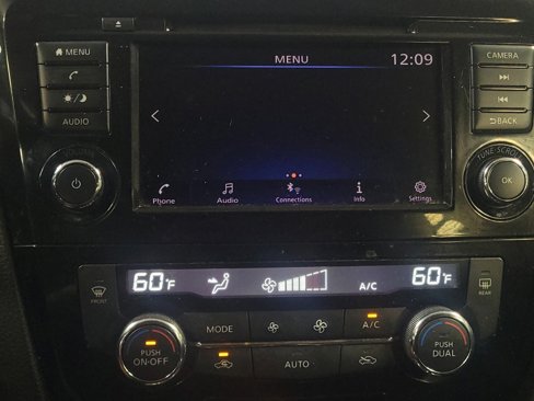 Used 2018 Nissan Rogue SV image 25