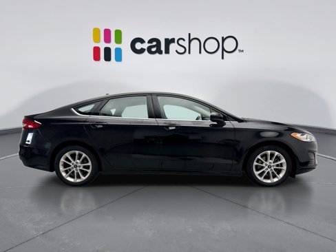 Used 2020 Ford Fusion SE image 5