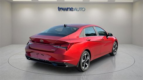 Used 2022 Hyundai Elantra Limited image 7