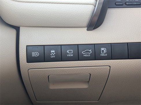 Used 2020 Toyota Camry XLE image 20