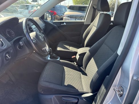 Used 2014 Volkswagen Tiguan S image 7