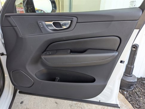 Used 2023 Volvo XC60 B5 Plus w/ Protection Package Premier image 35