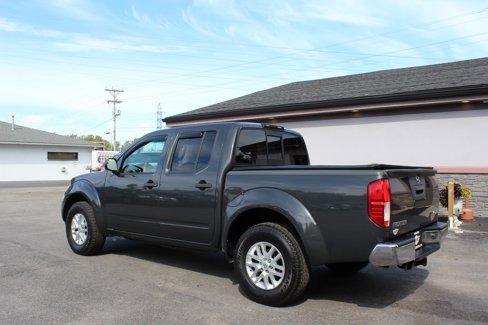 Used 2015 Nissan Frontier SV image 9