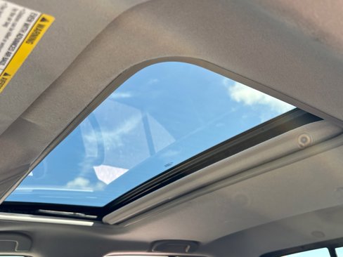 Used 2019 Nissan Frontier SL image 5