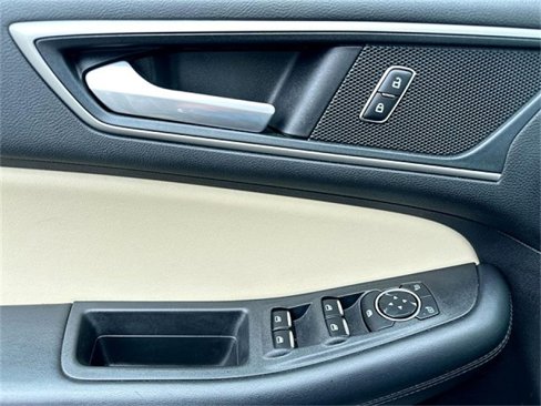 Used 2021 Ford Edge SEL w/ Convenience Package image 5