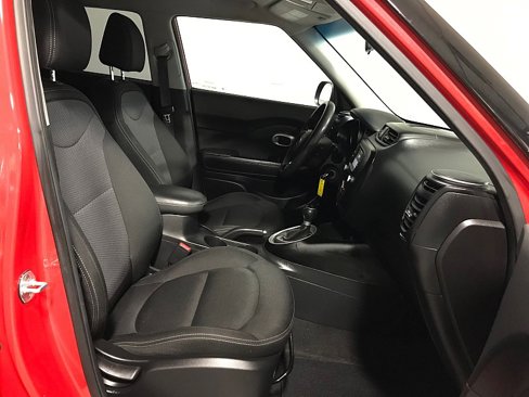 Used 2017 Kia Soul + image 14
