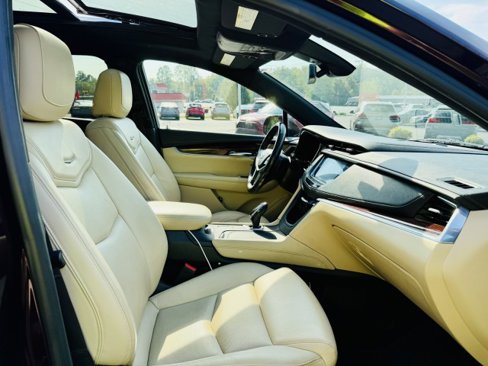 Used 2018 Cadillac XT5 Luxury w/ Driver Awareness Package image 17