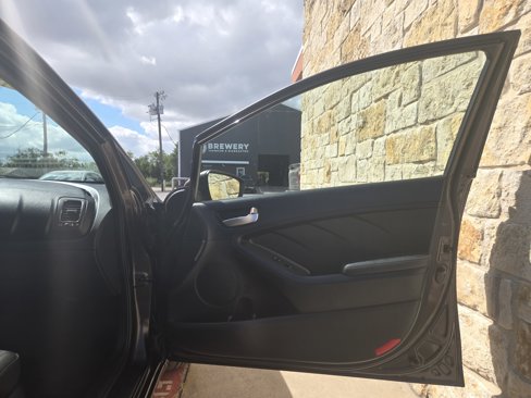 Used 2017 Kia Forte LX image 8