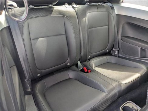 Used 2014 Volkswagen Beetle 2.5 image 17