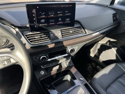 Used 2022 Audi Q5 2.0T Premium w/ Convenience Package image 18