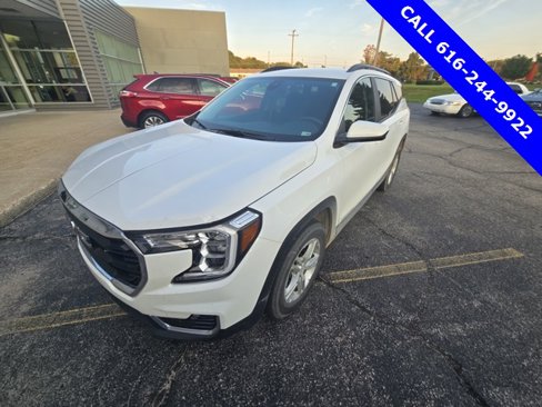 Used 2022 GMC Terrain SLE w/ Driver Convenience Package image 8