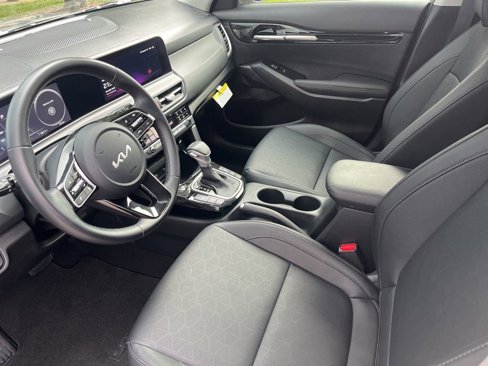 Used 2024 Kia Seltos EX image 14