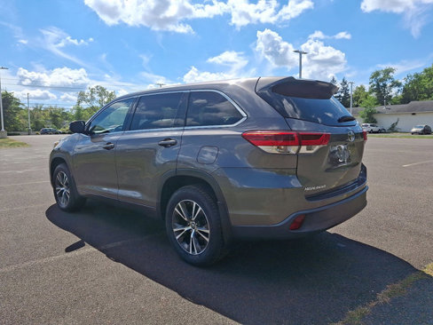 Used 2017 Toyota Highlander LE image 22