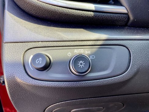 Used 2021 Buick Encore Preferred image 21