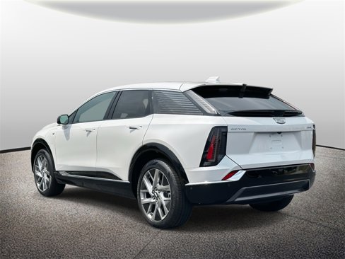 New 2025 Cadillac Optiq Luxury 1 image 4