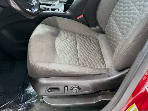 Used 2018 Chevrolet Equinox LT image 17