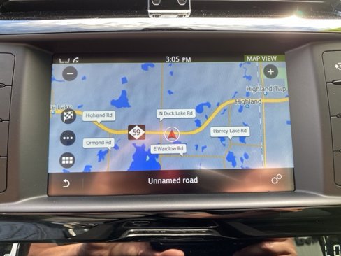 Used 2017 Jaguar F-PACE Premium image 24