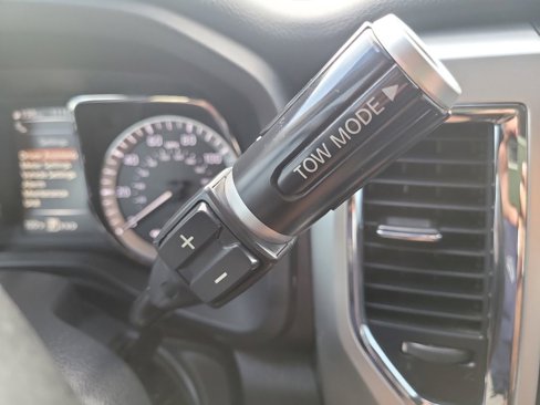 Used 2018 Nissan Titan SV w/ Chrome Package image 28