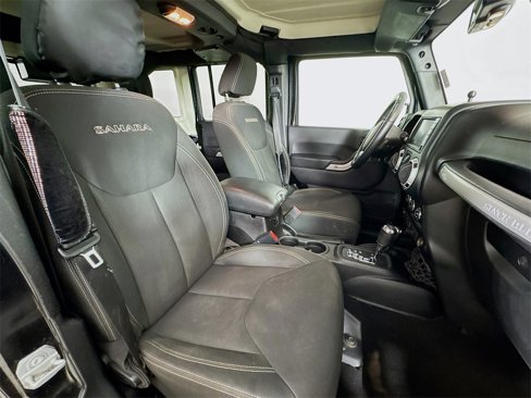 Used 2016 Jeep Wrangler Unlimited Sahara w/ Max Tow Package image 18