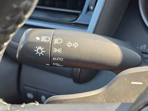 Used 2021 Toyota Camry SE image 29