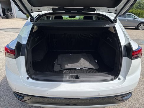 Used 2023 Buick Envision Essence w/ Sport Touring Package image 5