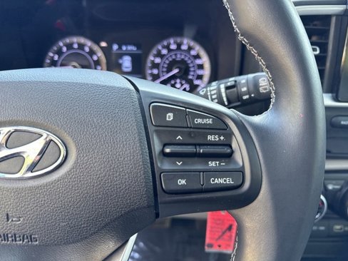 Certified 2022 Hyundai Venue SEL image 21