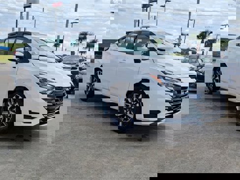 New 2025 Nissan Versa SV image 5
