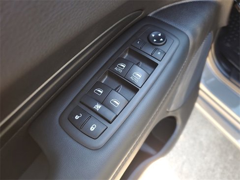 Used 2021 Dodge Durango SXT image 18