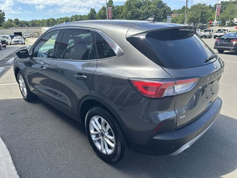 Used 2020 Ford Escape SE image 6