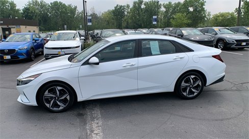 Used 2023 Hyundai Elantra SEL w/ Convenience Package image 2