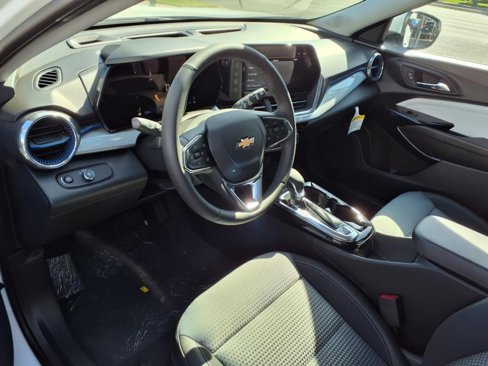New 2025 Chevrolet Trax LT w/ Driver Confidence Package image 9