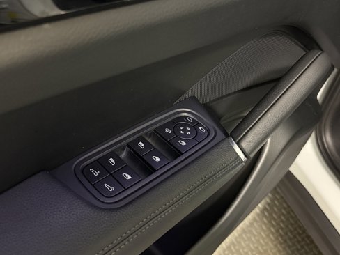 Certified 2022 Porsche Cayenne Coupe image 8