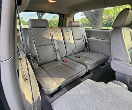 Used 2013 Chevrolet Suburban LTZ image 23