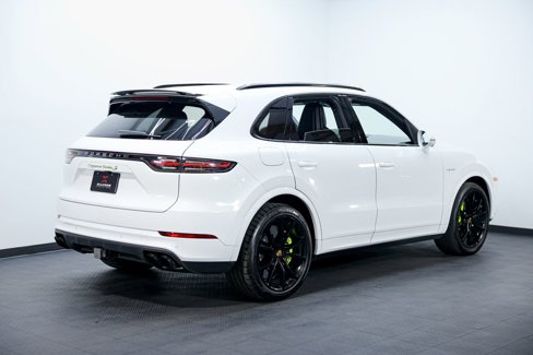 Used 2020 Porsche Cayenne Turbo S image 3