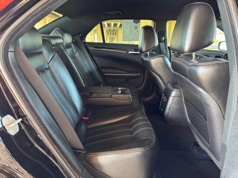 Used 2019 Chrysler 300 S image 23