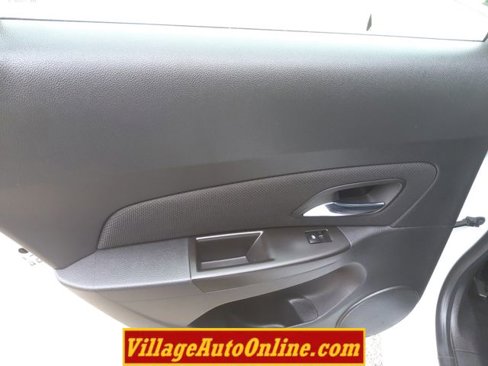 Used 2015 Chevrolet Cruze LT image 25