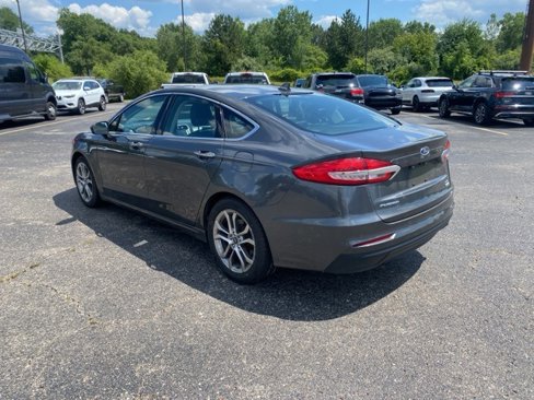 Used 2019 Ford Fusion SEL image 2