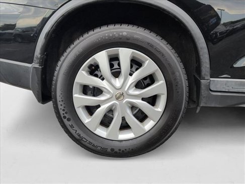 Used 2018 Nissan Rogue S image 22